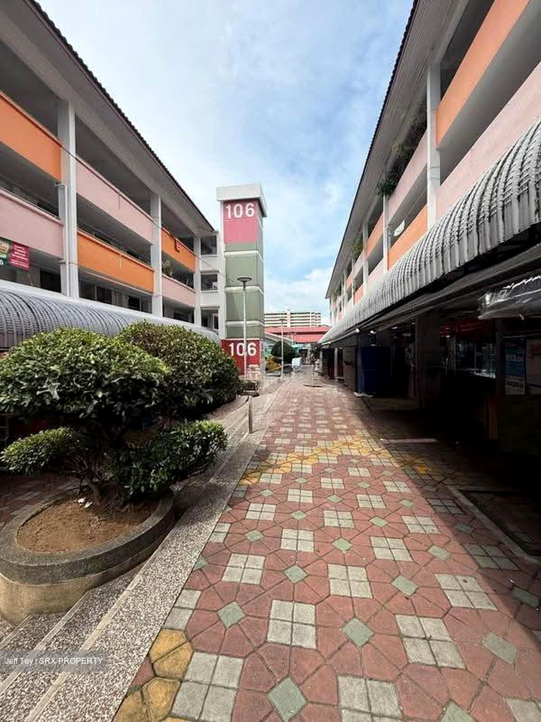 Chong Pang City (D27), Shop House #621050311